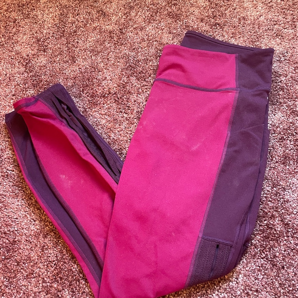 Active leggings with side pockets